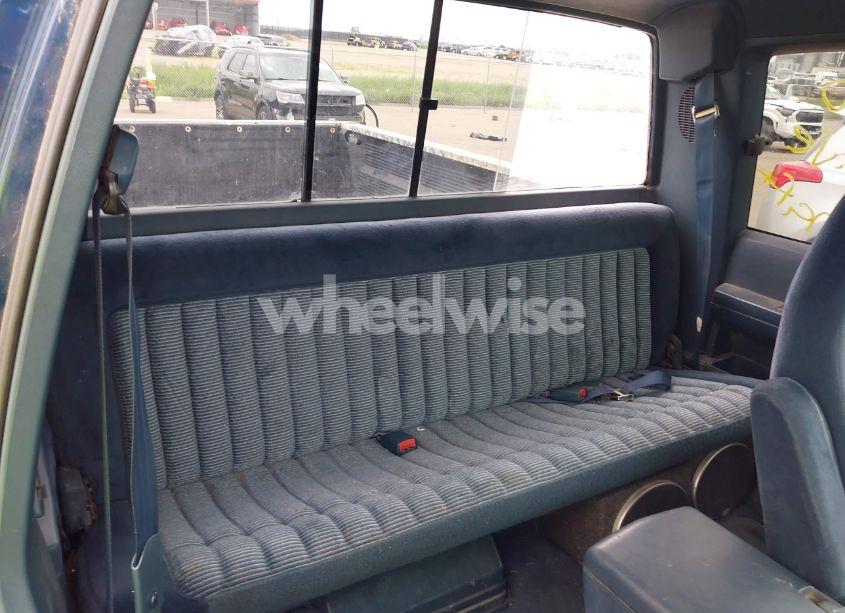 Photo 8 of 1994 Chevrolet Gmt-400 K1500 (VIN 2GCEK19K2R1288339)