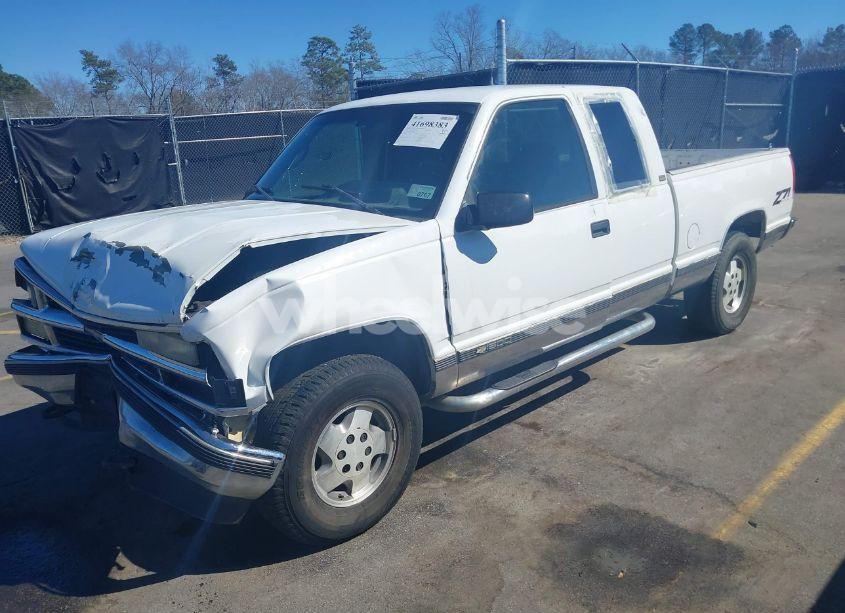 Photo 2 of 1995 Chevrolet Gmt-400 K1500 (VIN 2GCEK19K3S1286850)