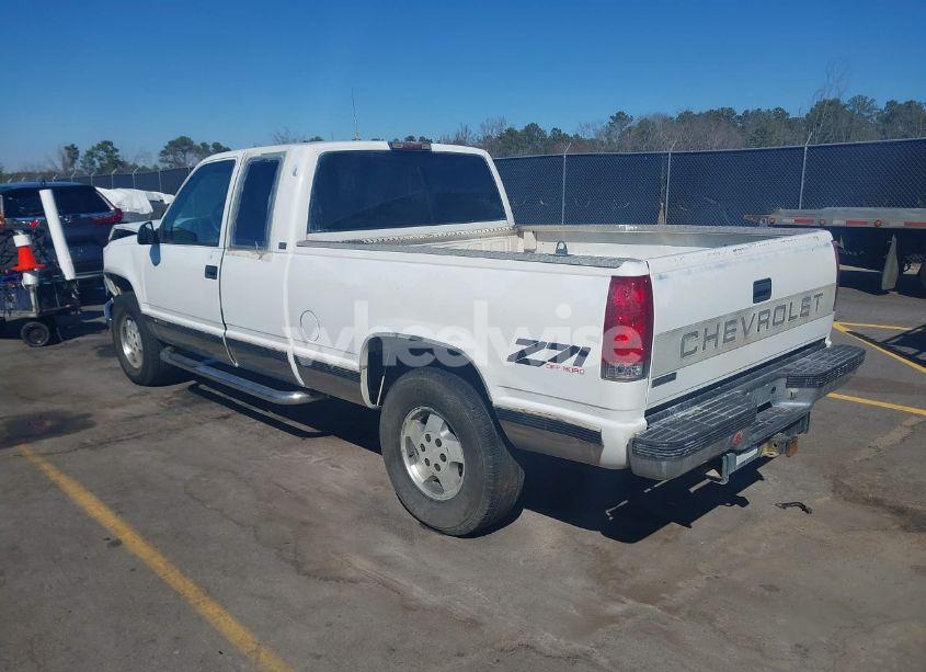 Photo 3 of 1995 Chevrolet Gmt-400 K1500 (VIN 2GCEK19K3S1286850)