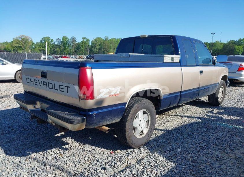 Photo 4 of 1993 Chevrolet Gmt-400 K1500 (VIN 2GCEK19K7P1235018)