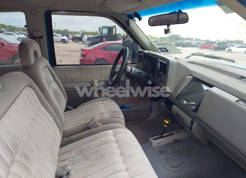 Photo 5 of 1994 Chevrolet Gmt-400 K1500 (VIN 2GCEK19K7R1232171)