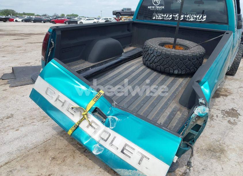 Photo 6 of 1994 Chevrolet Gmt-400 K1500 (VIN 2GCEK19K7R1232171)