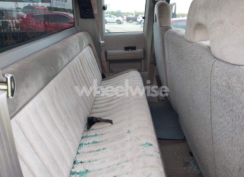 Photo 8 of 1994 Chevrolet Gmt-400 K1500 (VIN 2GCEK19K7R1232171)