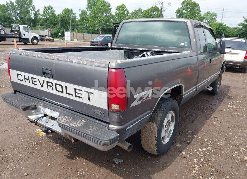 Photo 4 of 1993 Chevrolet Gmt-400 K1500 (VIN 2GCEK19K8P1222195)