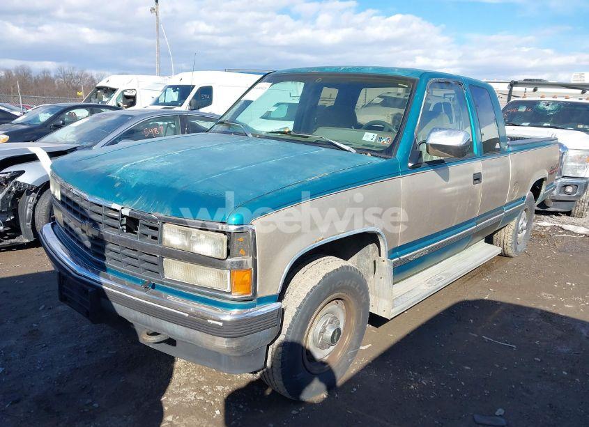 Photo 2 of 1993 Chevrolet Gmt-400 K1500 (VIN 2GCEK19K9P1248241)