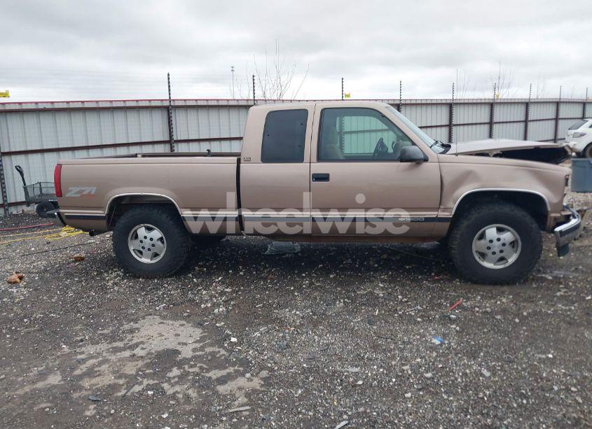 Photo 13 of 1995 Chevrolet Gmt-400 K1500 (VIN 2GCEK19K9S1289588)