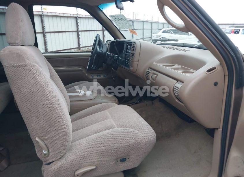 Photo 5 of 1995 Chevrolet Gmt-400 K1500 (VIN 2GCEK19K9S1289588)