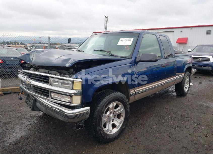 Photo 2 of 1996 Chevrolet Gmt-400 K1500 (VIN 2GCEK19R0T1247180)