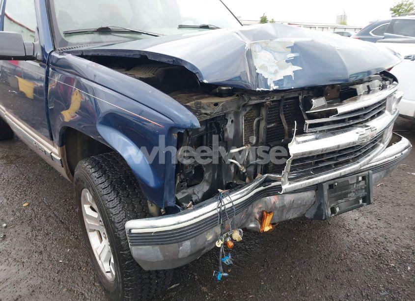 Photo 6 of 1996 Chevrolet Gmt-400 K1500 (VIN 2GCEK19R0T1247180)