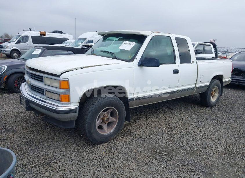 Photo 2 of 1997 Chevrolet Gmt-400 K1500 (VIN 2GCEK19R0V1165050)