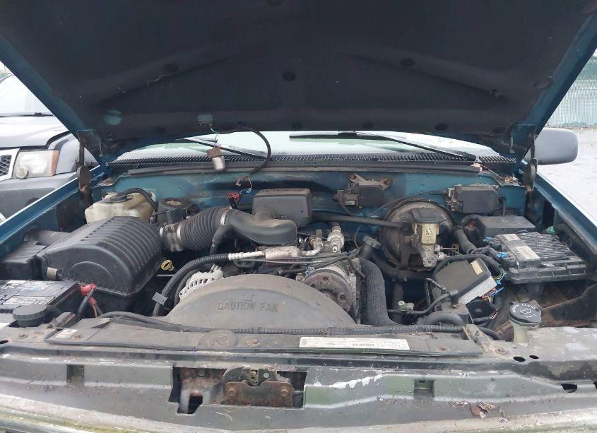 Photo 10 of 1998 Chevrolet Gmt-400 K1500 (VIN 2GCEK19R0W1134477)