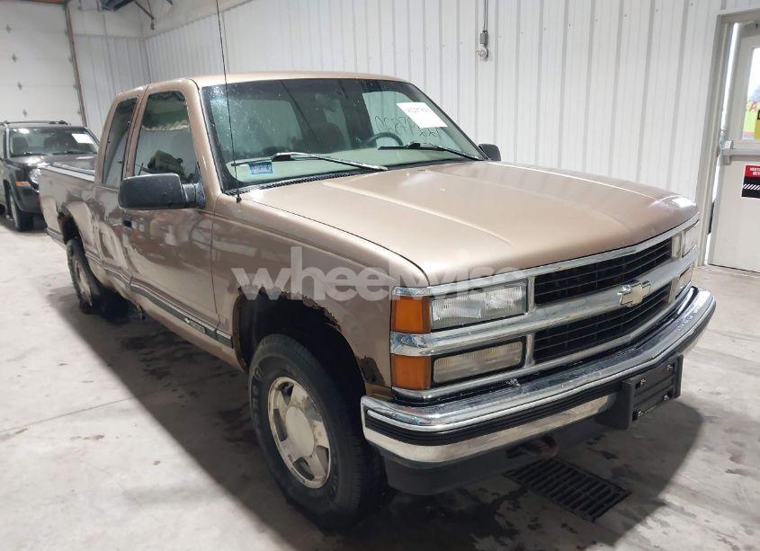 1997 Chevrolet K1500 FLEETSIDE (VIN 2GCEK19R2V1241772) main photo