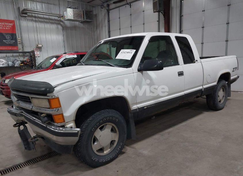 Photo 2 of 1998 Chevrolet K1500 FLEETSIDE (VIN 2GCEK19R2W1100363)