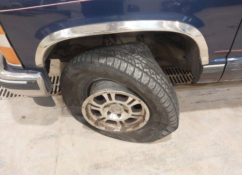 Photo 12 of 1996 Chevrolet Gmt-400 K1500 (VIN 2GCEK19R3T1236125)