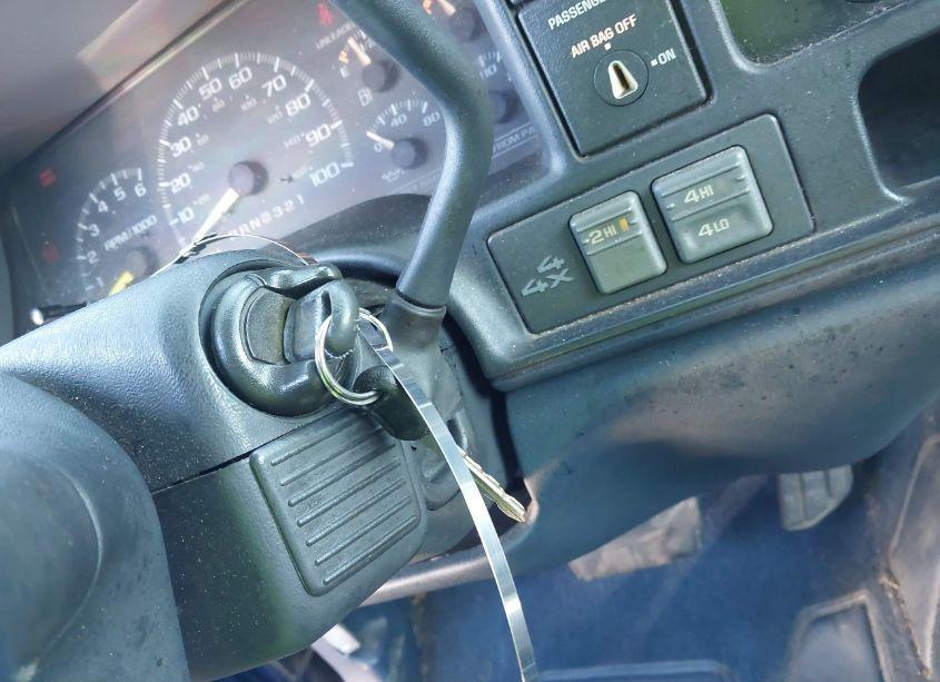 Photo 11 of 1998 Chevrolet K1500 SPORTSIDE (VIN 2GCEK19R3W1142007)