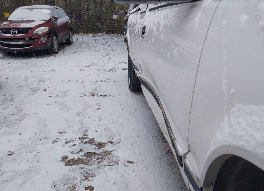 Photo 12 of 1996 Chevrolet Gmt-400 K1500 (VIN 2GCEK19R4T1157885)