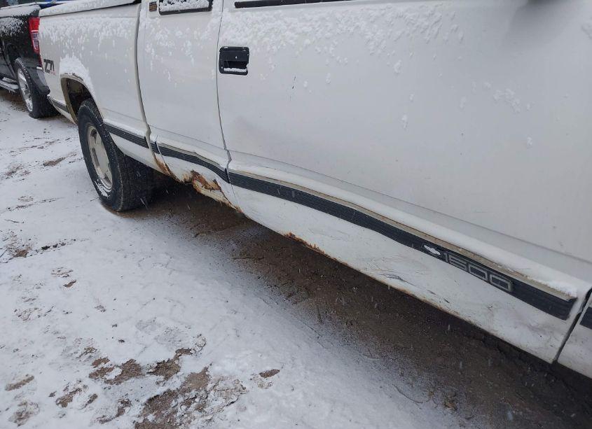 Photo 6 of 1996 Chevrolet Gmt-400 K1500 (VIN 2GCEK19R4T1157885)