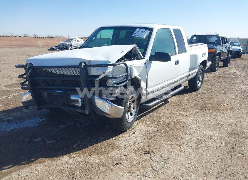 Photo 2 of 1996 Chevrolet Gmt-400 K1500 (VIN 2GCEK19R6T1183436)