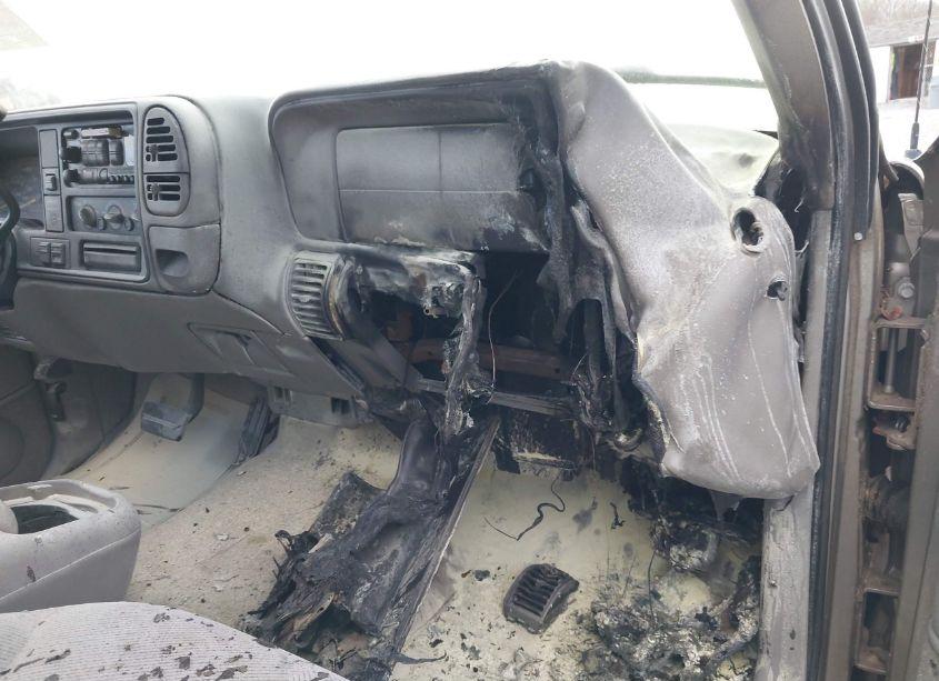 Photo 6 of 1998 Chevrolet K1500 FLEETSIDE (VIN 2GCEK19R6W1229027)