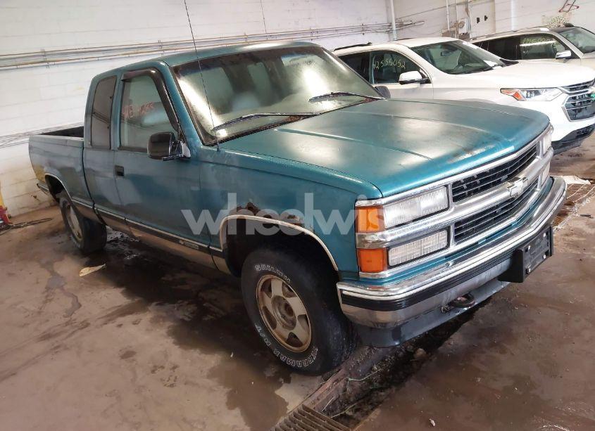 1997 Chevrolet K1500 FLEETSIDE (VIN 2GCEK19R7V1268398) main photo