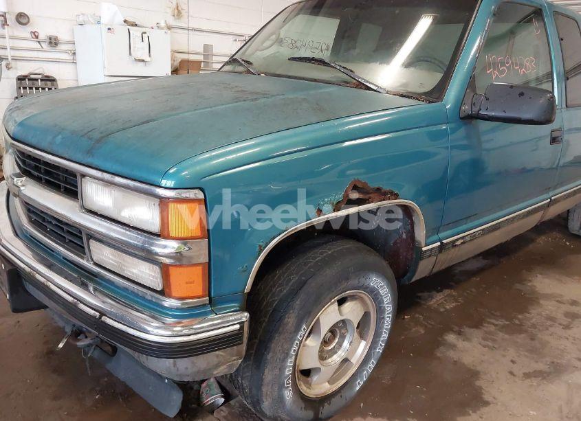 Photo 6 of 1997 Chevrolet K1500 FLEETSIDE (VIN 2GCEK19R7V1268398)
