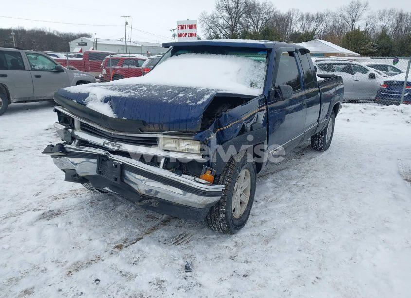 Photo 2 of 1996 Chevrolet Gmt-400 K1500 (VIN 2GCEK19R8T1243233)