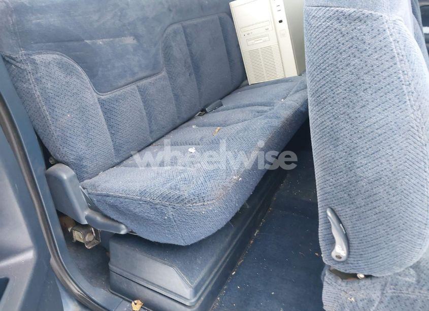 Photo 8 of 1996 Chevrolet Gmt-400 K1500 (VIN 2GCEK19R8T1243233)