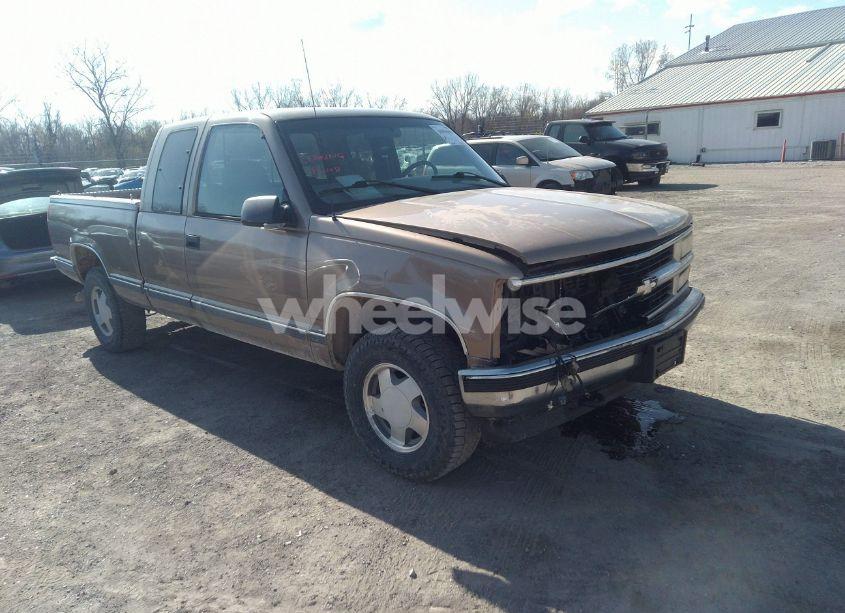 1997 Chevrolet K1500 FLEETSIDE (VIN 2GCEK19R9V1221647) main photo