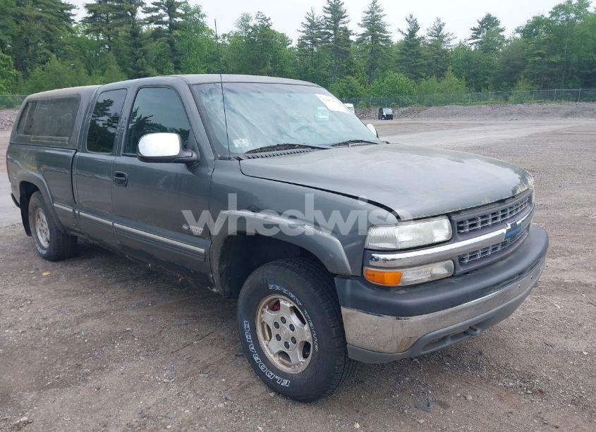 2001 Chevrolet Silverado 1500 LS (VIN 2GCEK19T011155852) main photo