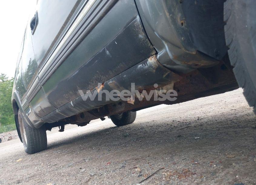 Photo 14 of 2001 Chevrolet Silverado 1500 LS (VIN 2GCEK19T011155852)