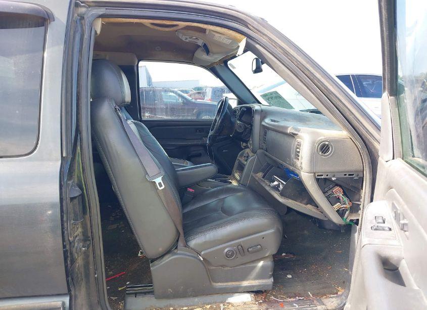 Photo 5 of 2004 Chevrolet Silverado 1500 LT (VIN 2GCEK19T041203872)