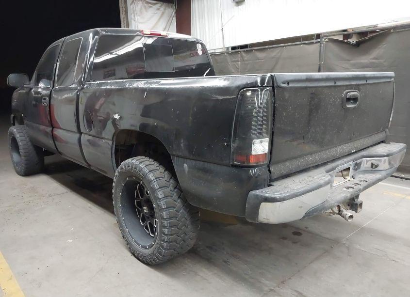 Photo 3 of 2000 Chevrolet Silverado 1500 LS (VIN 2GCEK19T0Y1190904)