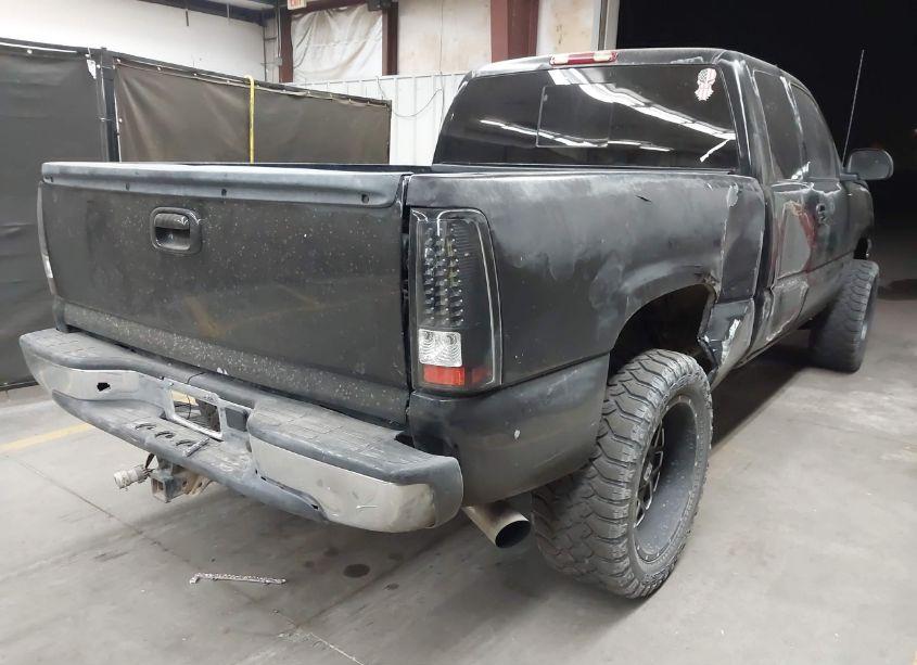 Photo 4 of 2000 Chevrolet Silverado 1500 LS (VIN 2GCEK19T0Y1190904)