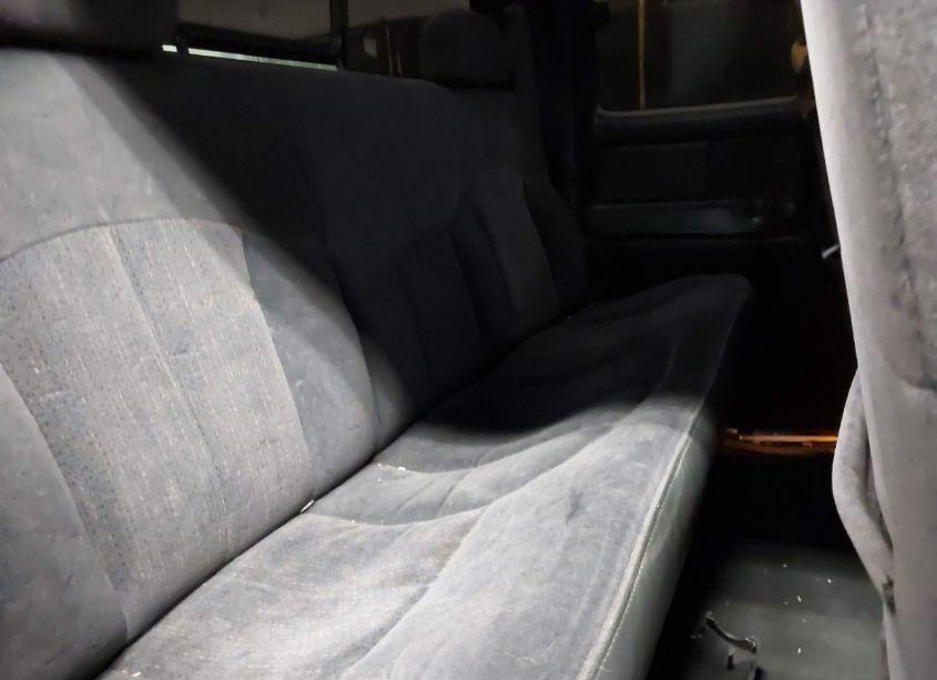 Photo 8 of 2000 Chevrolet Silverado 1500 LS (VIN 2GCEK19T0Y1190904)