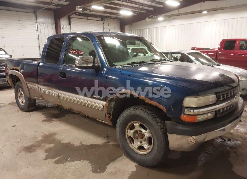 2000 Chevrolet Silverado 1500 LS (VIN 2GCEK19T0Y1274947) main photo