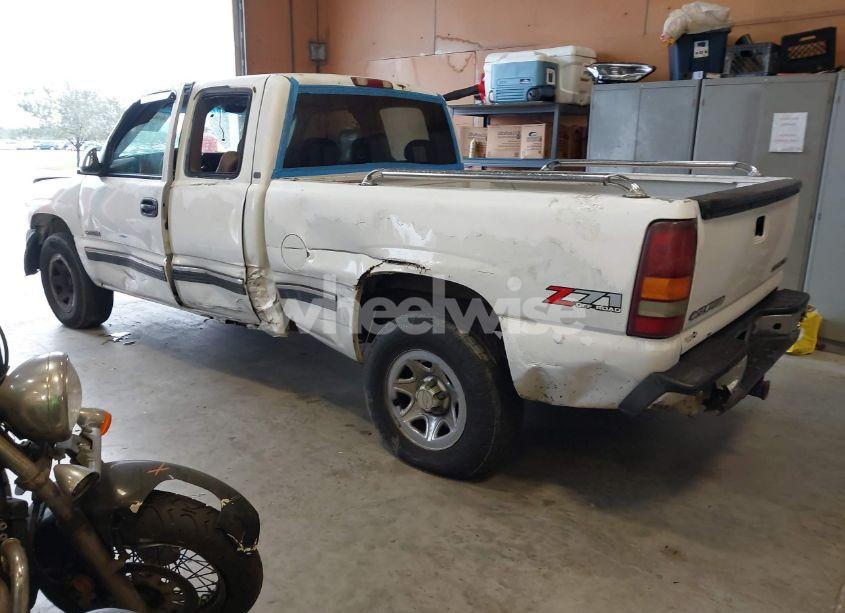 Photo 2 of 2000 Chevrolet Silverado 1500 LT (VIN 2GCEK19T0Y1307915)