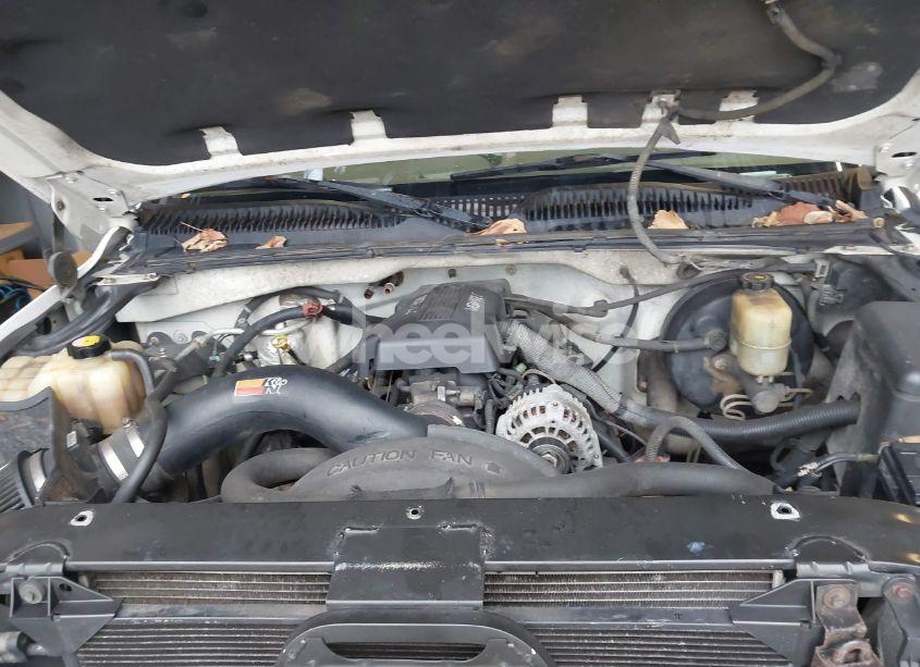 Photo 8 of 2000 Chevrolet Silverado 1500 LT (VIN 2GCEK19T0Y1307915)