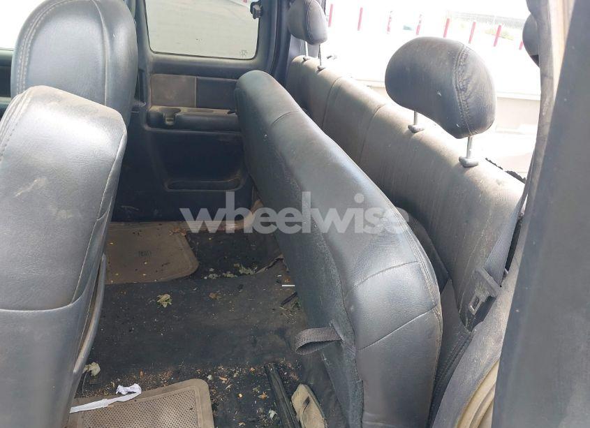 Photo 8 of 2000 Chevrolet Silverado 1500 LT (VIN 2GCEK19T0Y1321698)