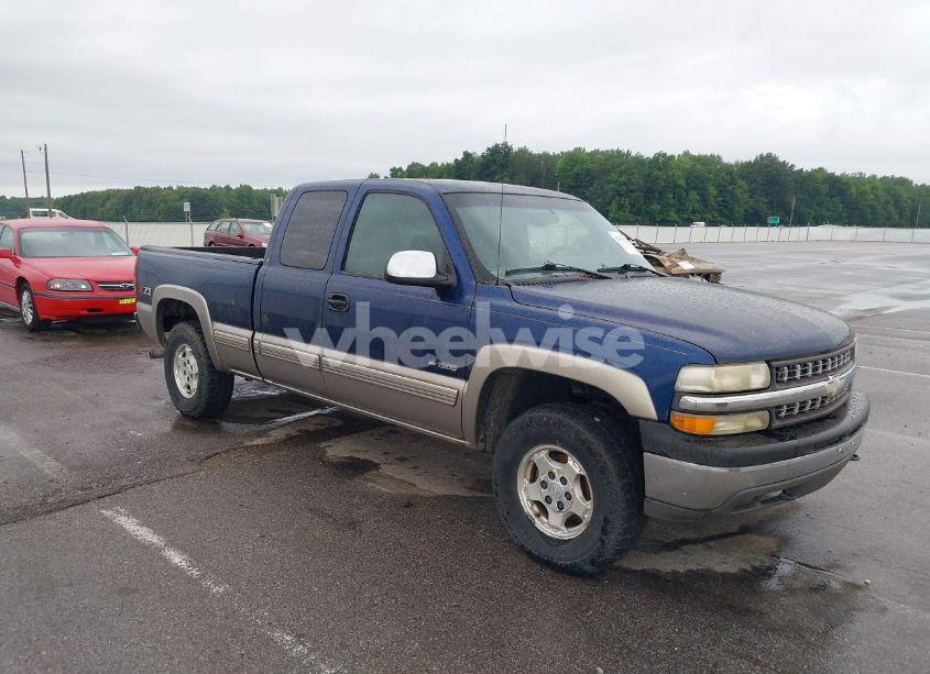 2001 Chevrolet Silverado 1500 LS (VIN 2GCEK19T111382581) main photo