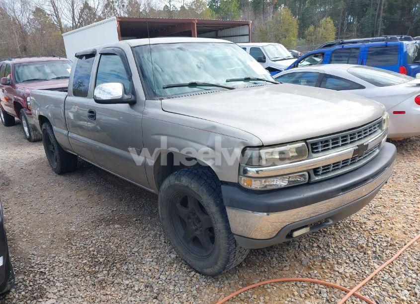 2002 Chevrolet Silverado 1500 LS (VIN 2GCEK19T121298424) main photo