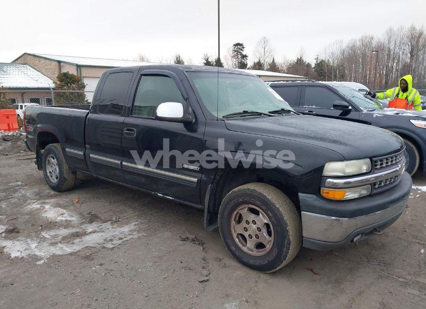 2002 Chevrolet Silverado 1500 LS (VIN 2GCEK19T121399530) main photo