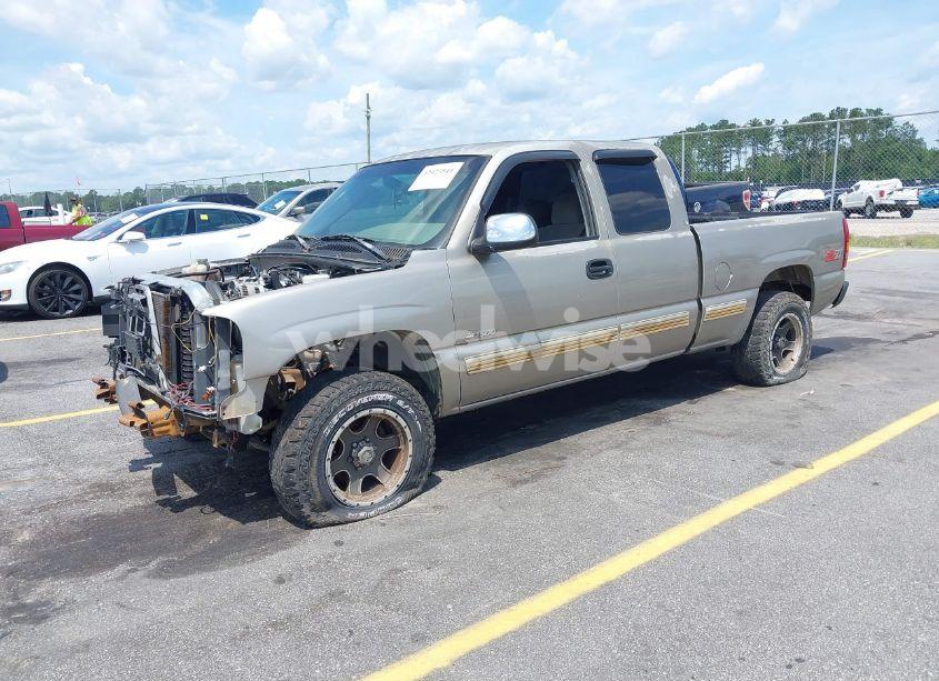 Photo 2 of 2000 Chevrolet Silverado 1500 LS (VIN 2GCEK19T1Y1107075)