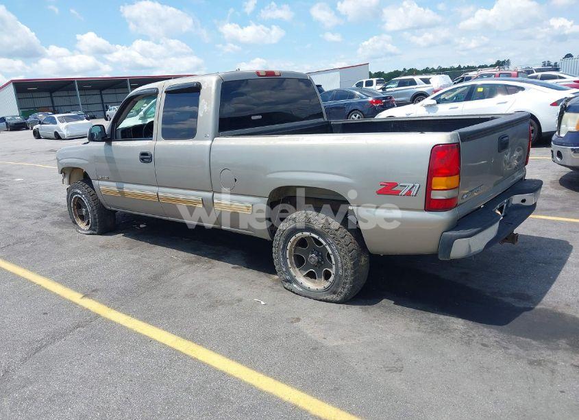 Photo 3 of 2000 Chevrolet Silverado 1500 LS (VIN 2GCEK19T1Y1107075)
