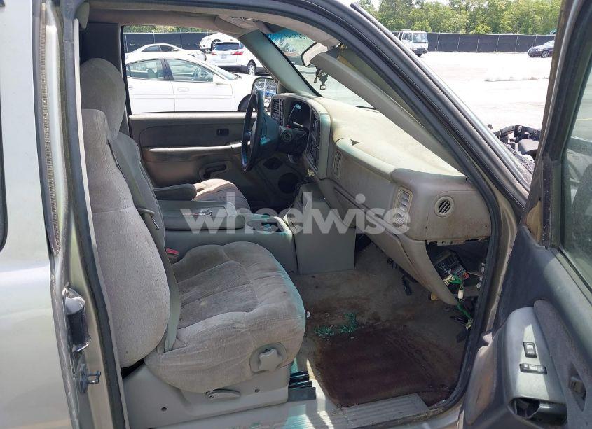 Photo 5 of 2000 Chevrolet Silverado 1500 LS (VIN 2GCEK19T1Y1107075)