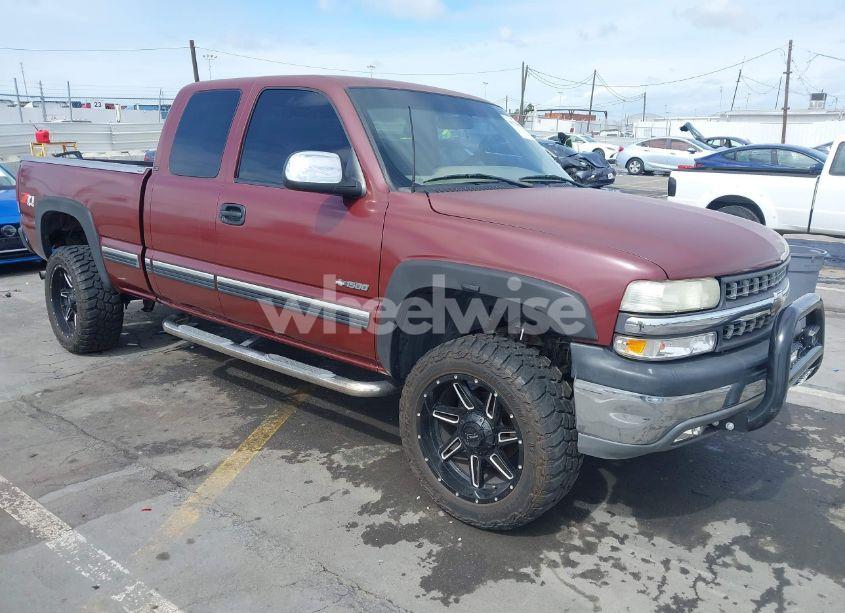 2001 Chevrolet Silverado 1500 LS (VIN 2GCEK19T211269500) main photo