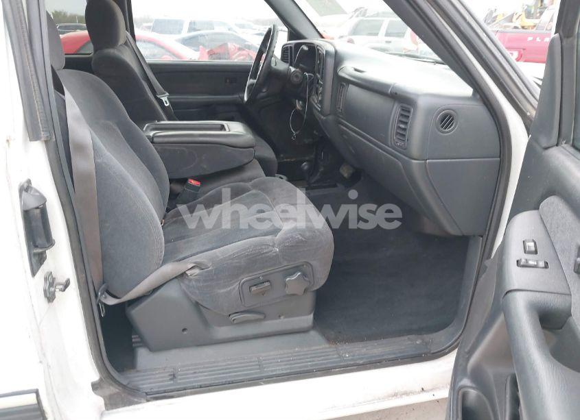 Photo 5 of 2002 Chevrolet Silverado 1500 LS (VIN 2GCEK19T221253556)