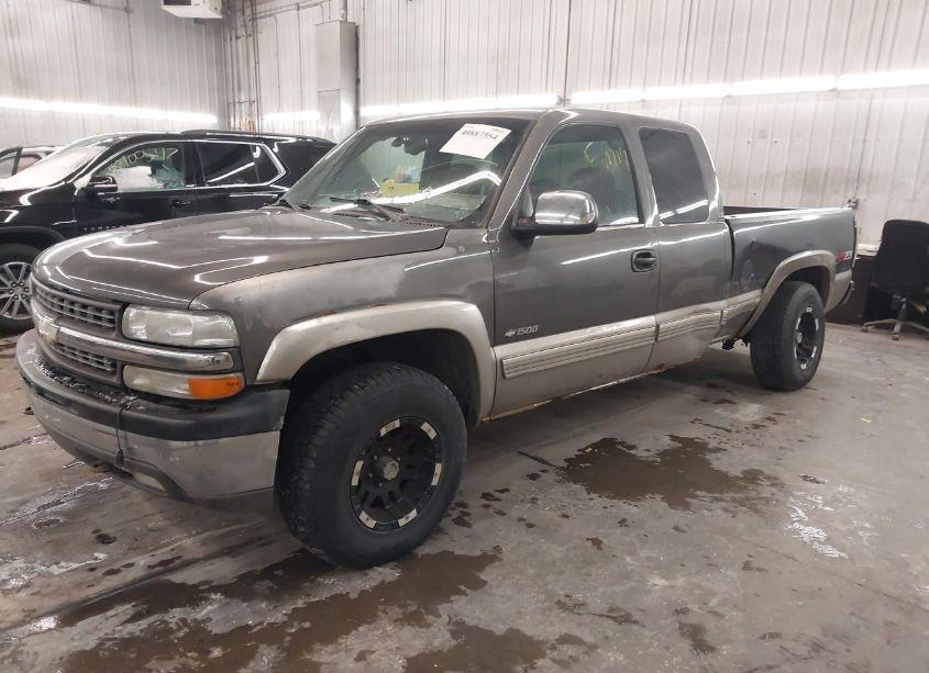 Photo 2 of 2002 Chevrolet Silverado 1500 LS (VIN 2GCEK19T221296178)