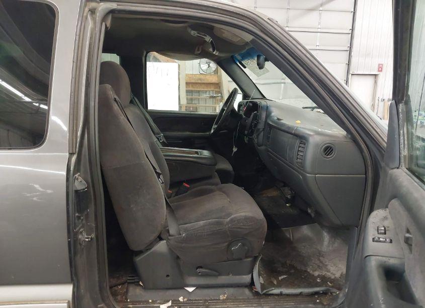 Photo 5 of 2002 Chevrolet Silverado 1500 LS (VIN 2GCEK19T221296178)