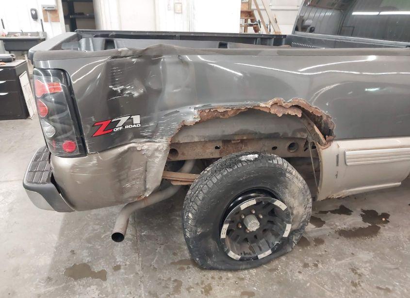 Photo 6 of 2002 Chevrolet Silverado 1500 LS (VIN 2GCEK19T221296178)