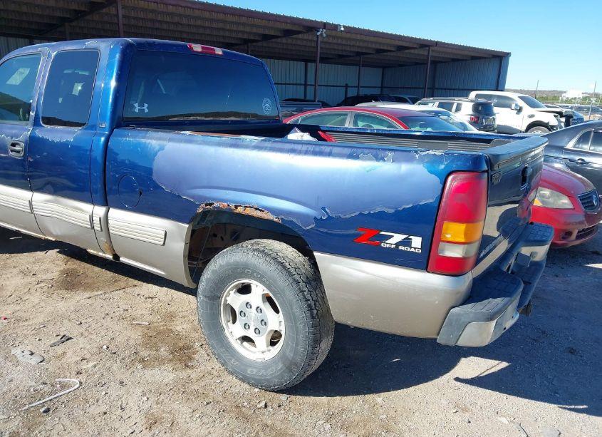 Photo 3 of 2000 Chevrolet Silverado 1500 LS (VIN 2GCEK19T2Y1322755)